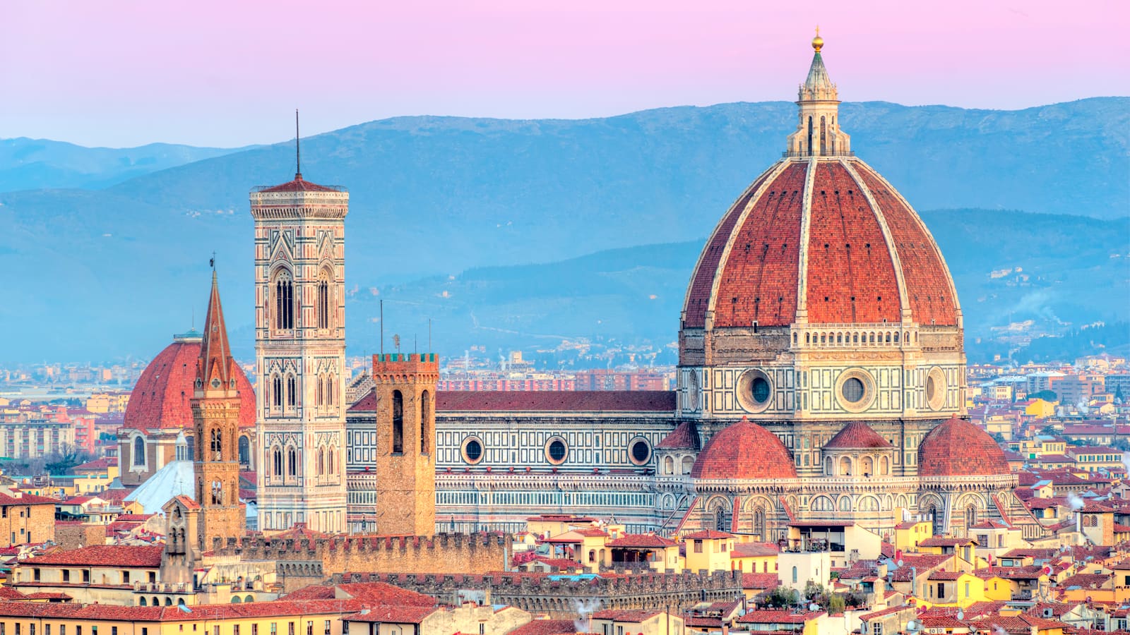 Catedral-Santa-Maria-del-Fiore-e-Campanario-Giotto-Florenca 