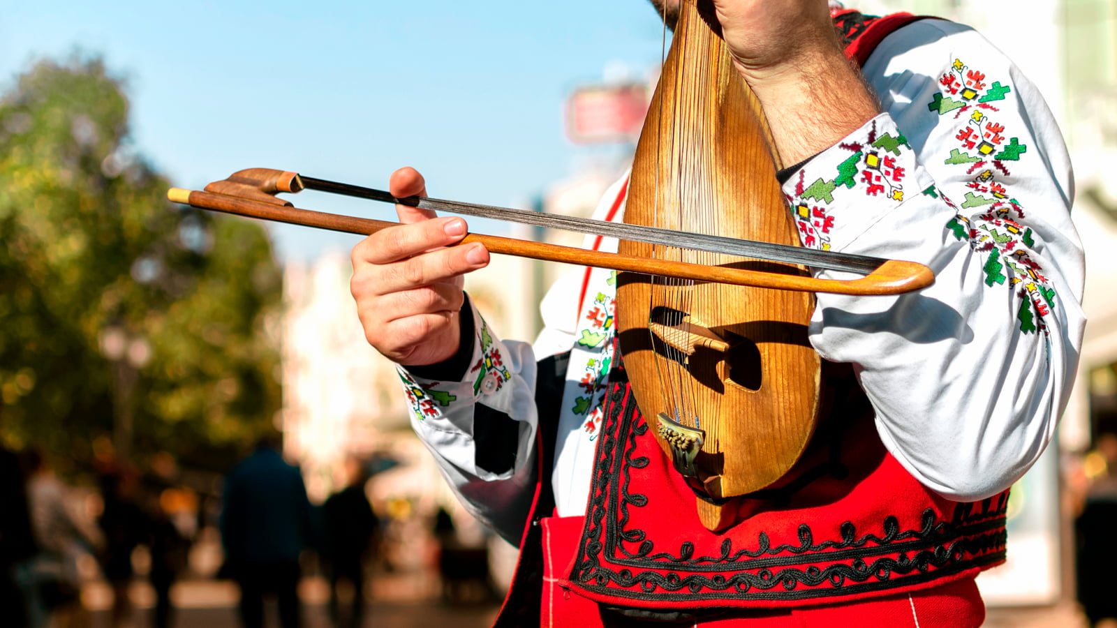 Violinista trajado em Plovdiv 