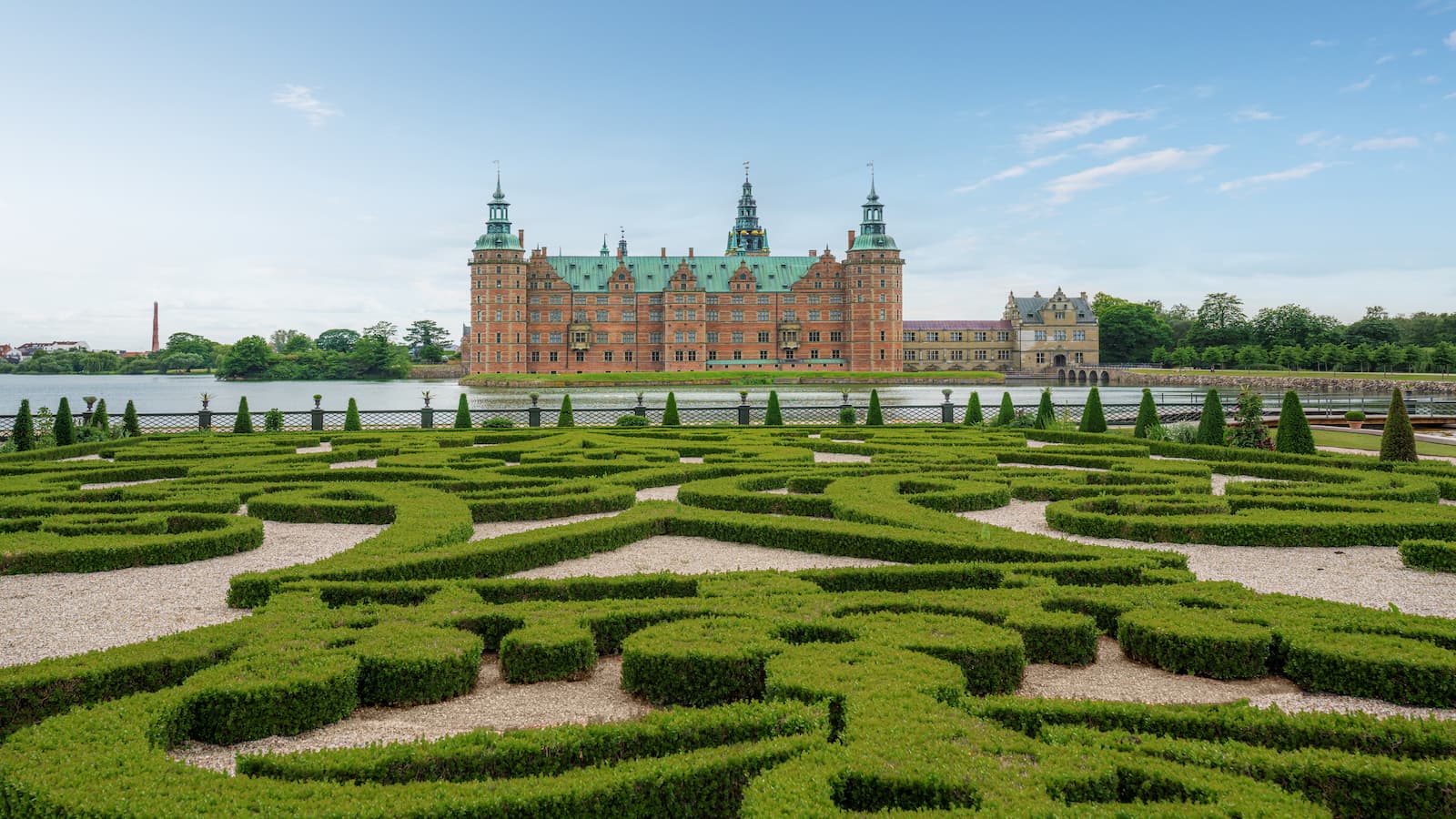 Castelo-de-frederiskborg-hiilrød 