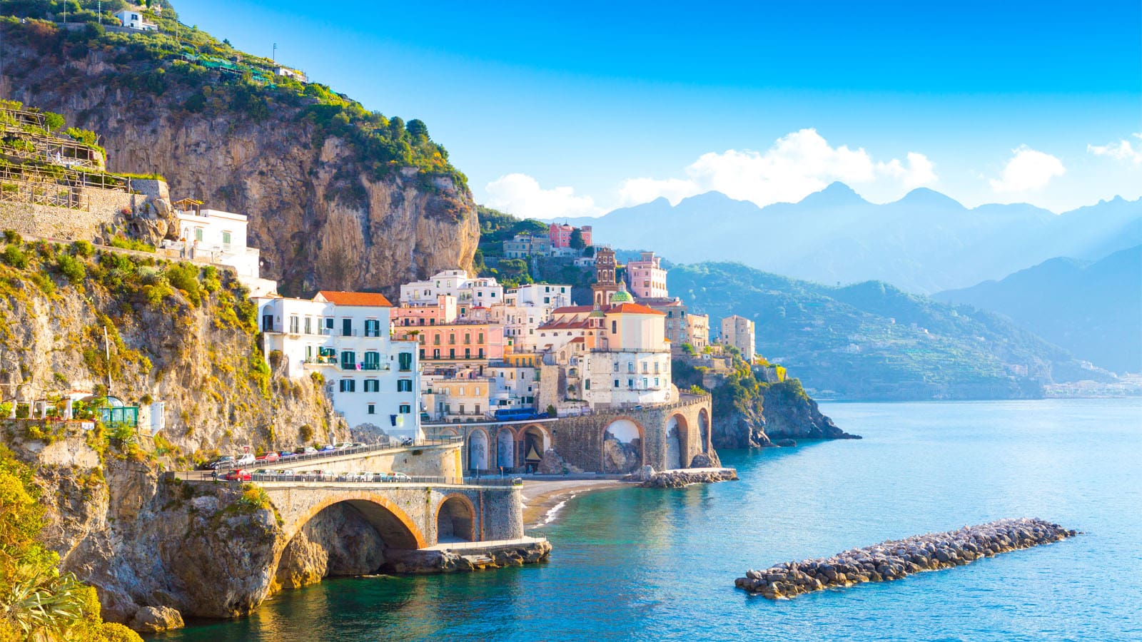 vista-panoramica-amalfi-italia 
