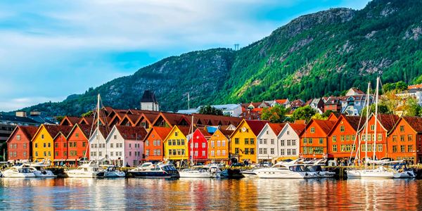 Antigo-Porto-de-Bryggen-em-Bergen 