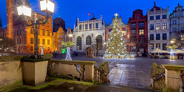 Praça-cidade-gdansk-fonte-neptuno 
