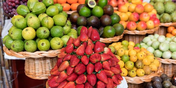 Frutas-exoticas-Mercado-Lavradores 