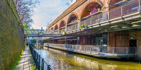 Canal-Rochdale-em-Manchester 